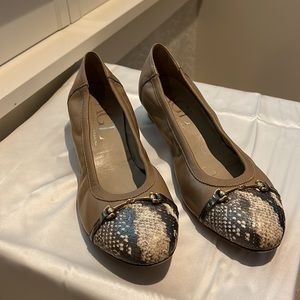 AGL tan leather low heel, 1 inch